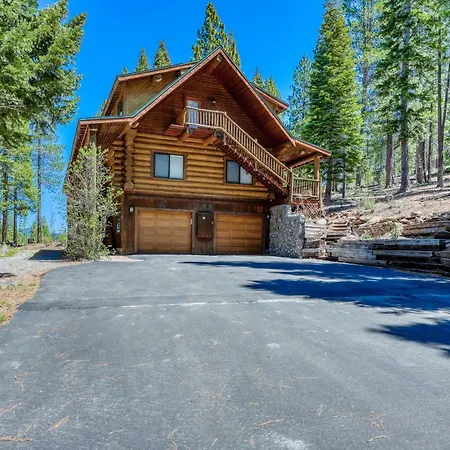 Log Cabin Estate - Falcon Ridge